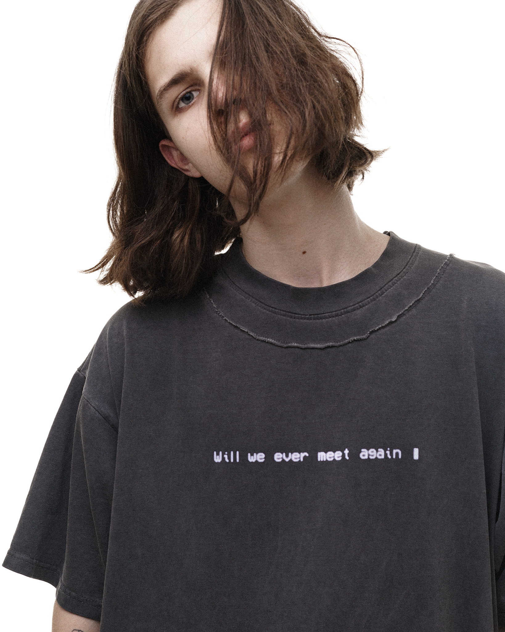 grey t shirt image